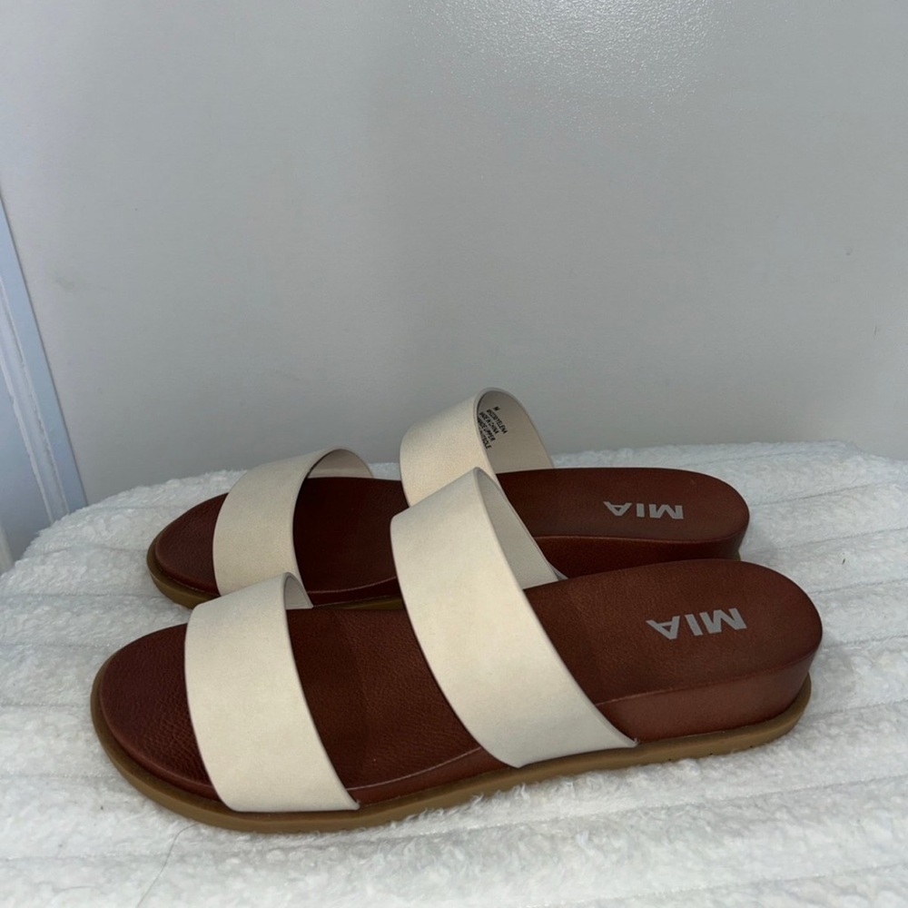 MIA Women's Tan and Cream Slide Sandals - Picture 3 of 4